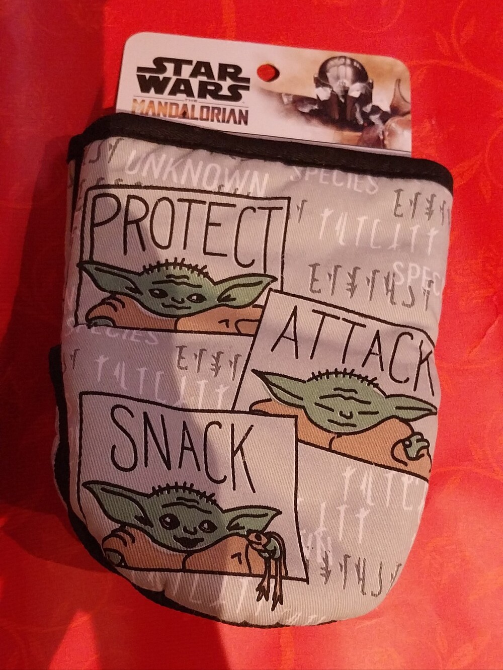 Disney Star Wars The Mandalorian Baby Yoda Green Gray Oven Mitt